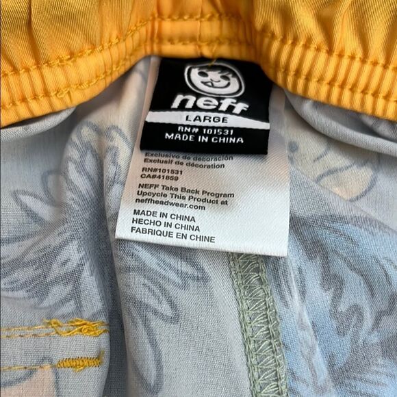 NWT Neff Men's Swim Shorts with Duck and Wave Print size L two side pockets, - Picture 2 of 3